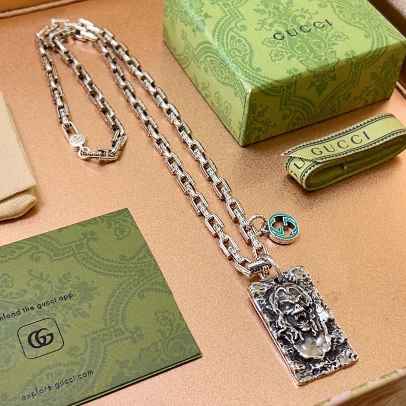 G*u*i necklaces